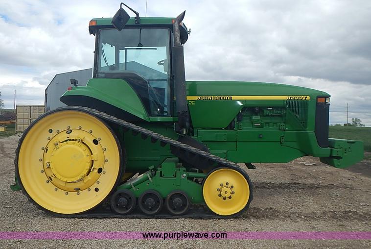 image for item I3664 1997 John Deere 8200T tractor