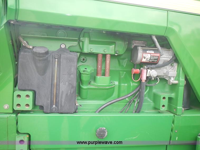 image for item I3664 1997 John Deere 8200T tractor