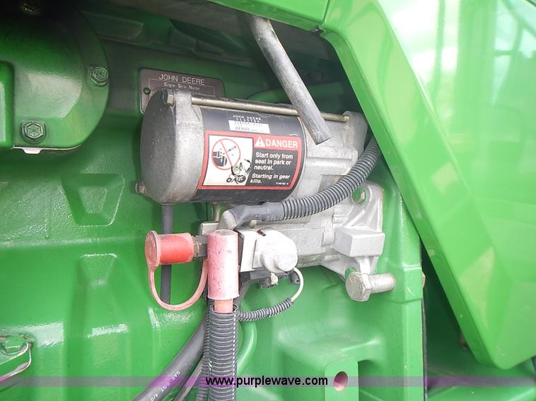 image for item I3664 1997 John Deere 8200T tractor