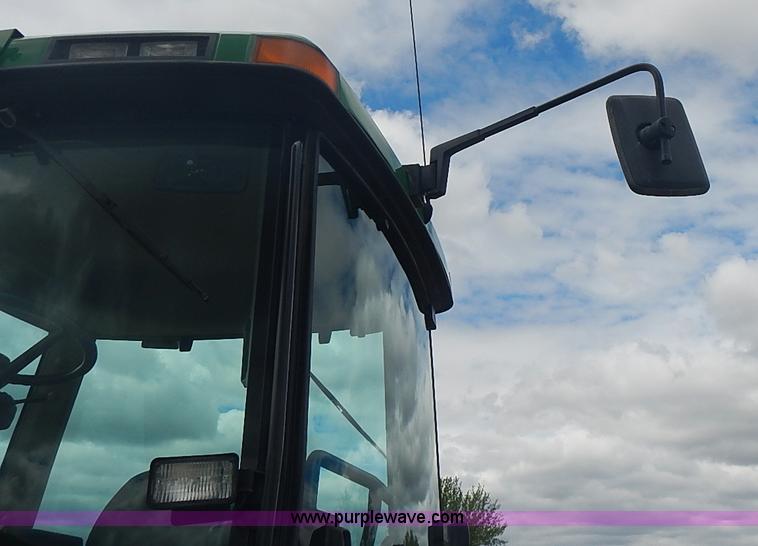 image for item I3664 1997 John Deere 8200T tractor