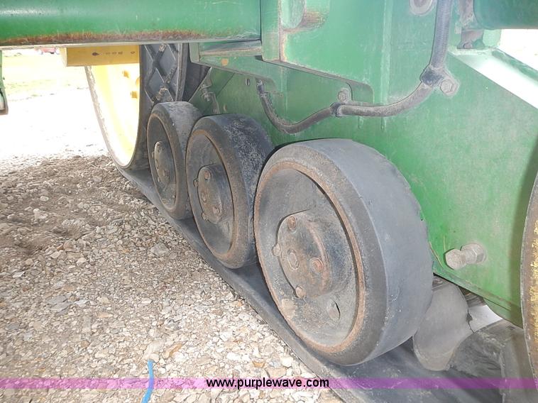 image for item I3664 1997 John Deere 8200T tractor