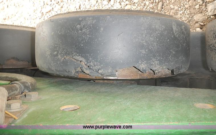 image for item I3664 1997 John Deere 8200T tractor