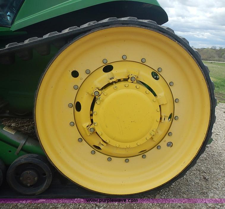 image for item I3664 1997 John Deere 8200T tractor