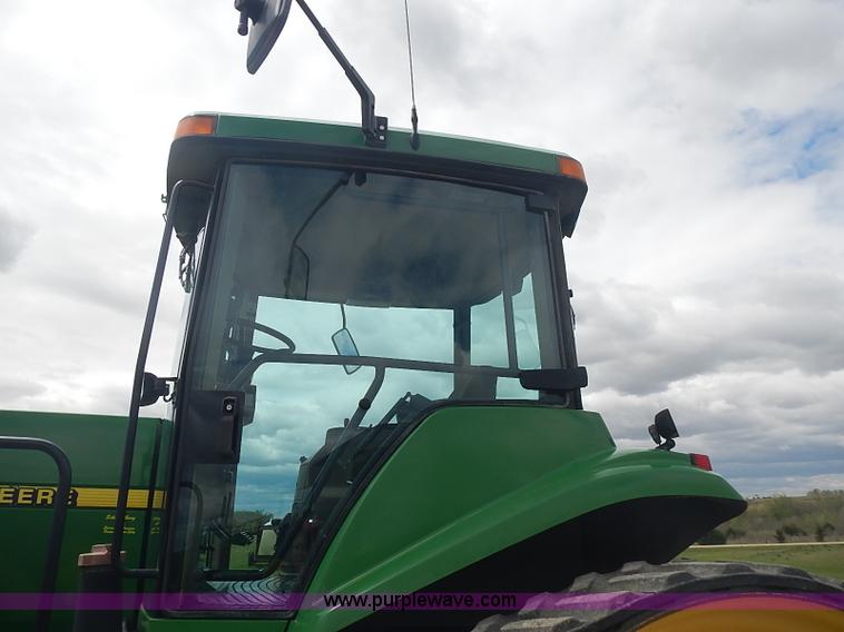 image for item I3664 1997 John Deere 8200T tractor