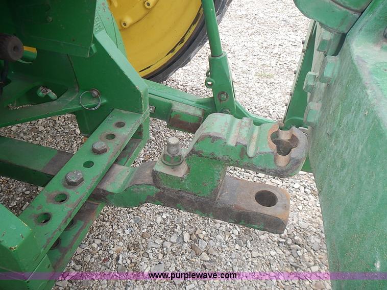 image for item I3664 1997 John Deere 8200T tractor