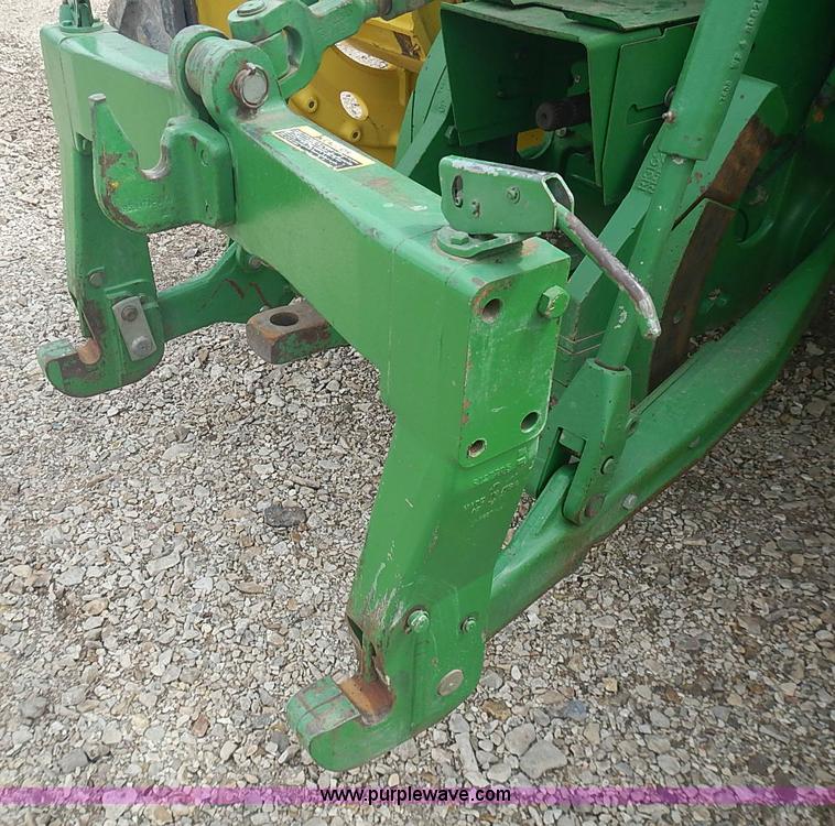 image for item I3664 1997 John Deere 8200T tractor