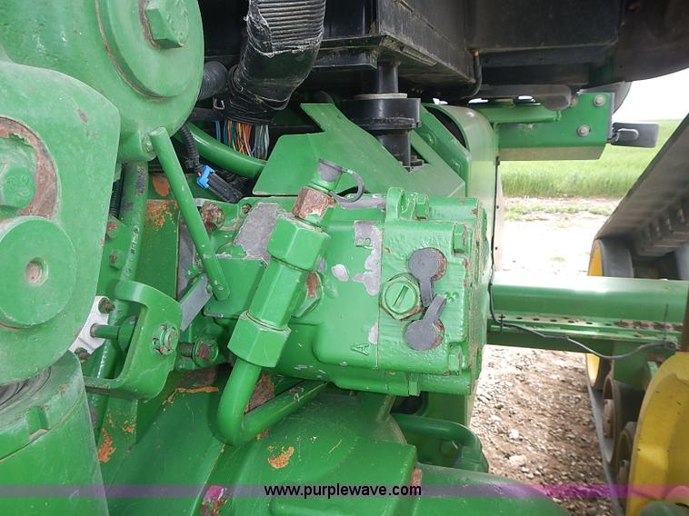 image for item I3664 1997 John Deere 8200T tractor