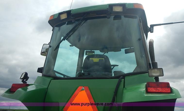 image for item I3664 1997 John Deere 8200T tractor