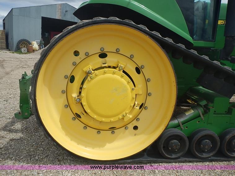 image for item I3664 1997 John Deere 8200T tractor