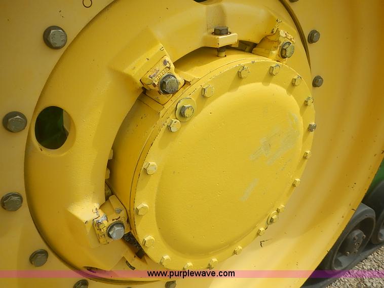 image for item I3664 1997 John Deere 8200T tractor