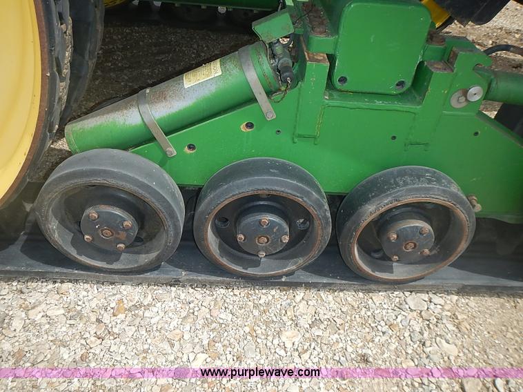 image for item I3664 1997 John Deere 8200T tractor