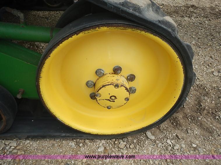 image for item I3664 1997 John Deere 8200T tractor