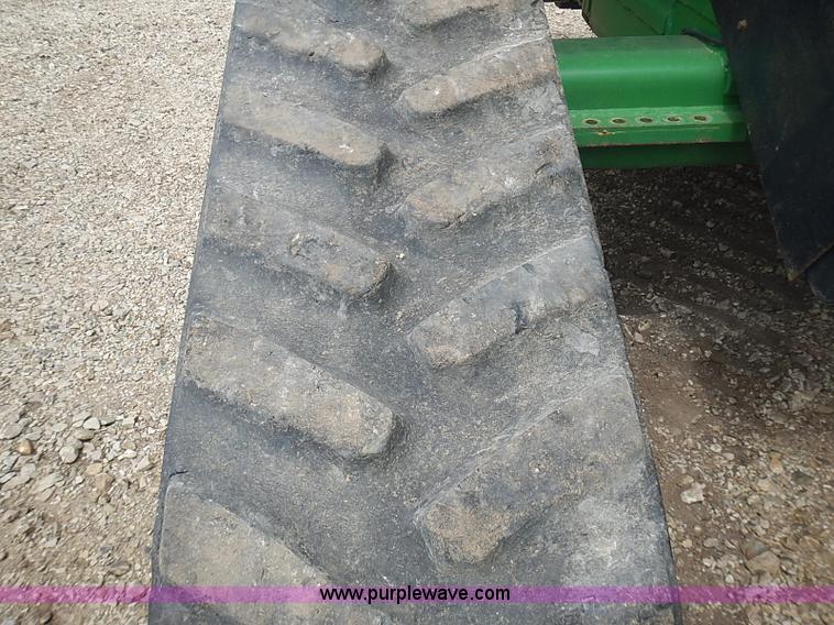 image for item I3664 1997 John Deere 8200T tractor