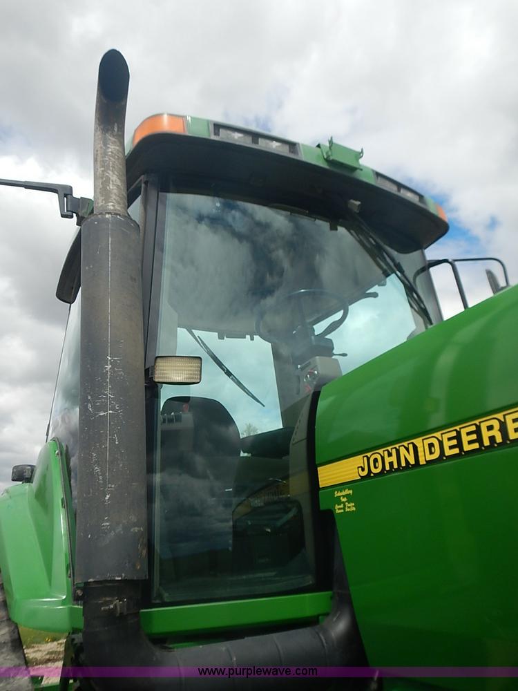 image for item I3664 1997 John Deere 8200T tractor