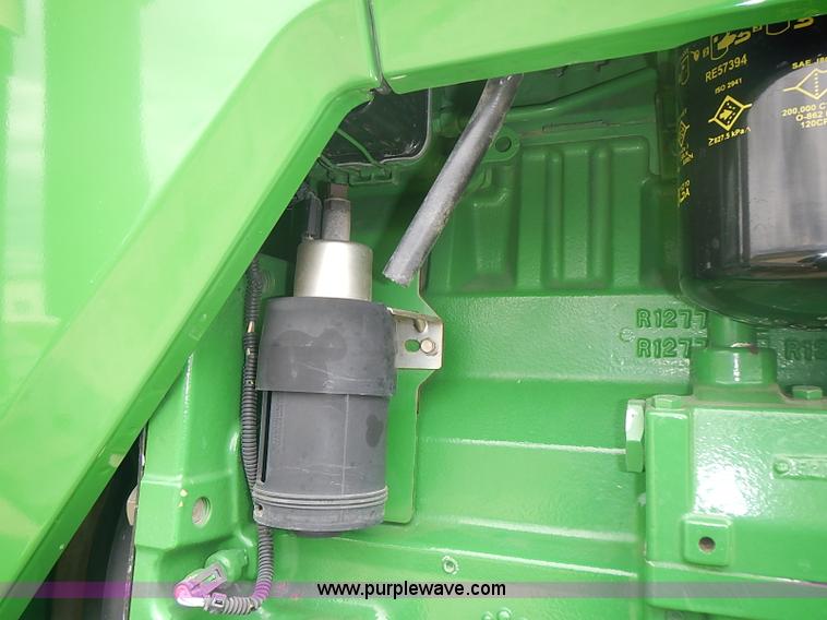 image for item I3664 1997 John Deere 8200T tractor