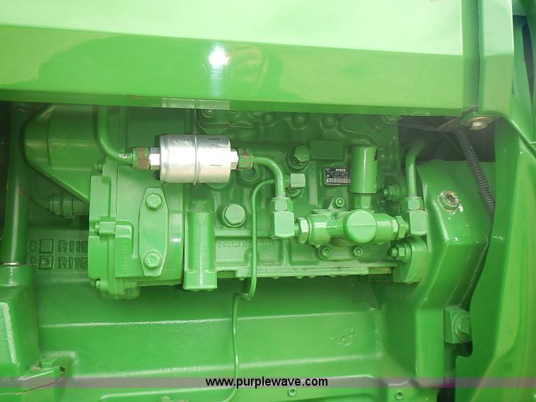 image for item I3664 1997 John Deere 8200T tractor