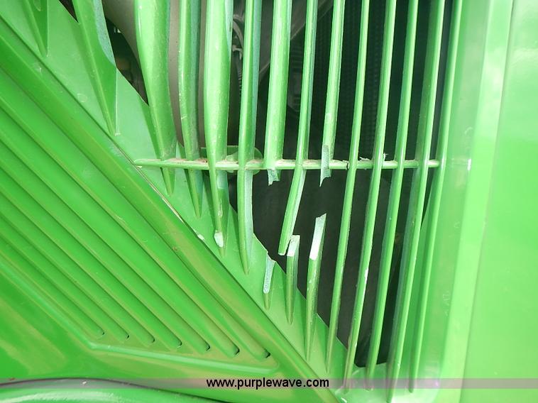 image for item I3664 1997 John Deere 8200T tractor