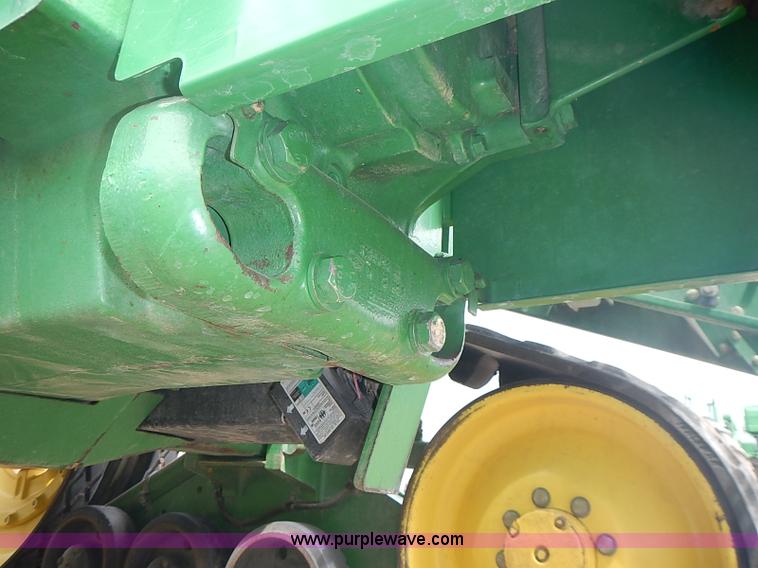 image for item I3664 1997 John Deere 8200T tractor