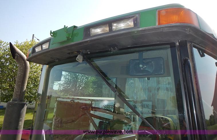 image for item I3664 1997 John Deere 8200T tractor