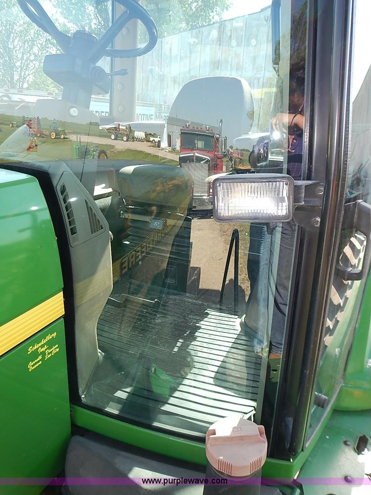 image for item I3664 1997 John Deere 8200T tractor