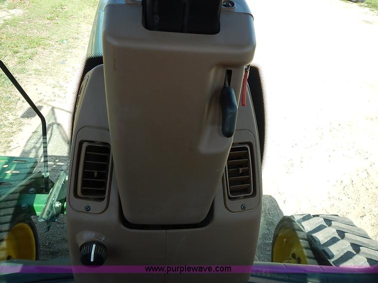 image for item I3664 1997 John Deere 8200T tractor