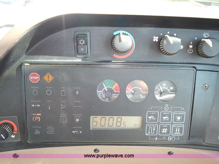 image for item I3664 1997 John Deere 8200T tractor