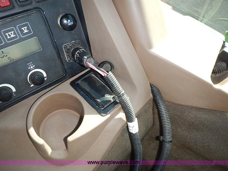 image for item I3664 1997 John Deere 8200T tractor