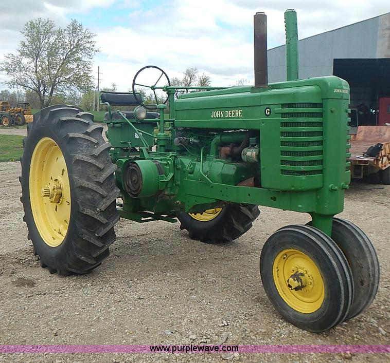 image for item I3665 1947 John Deere G tractor