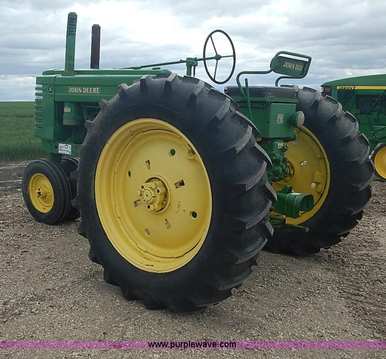 image for item I3665 1947 John Deere G tractor