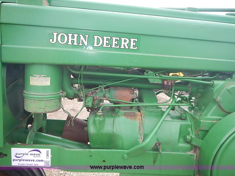 image for item I3665 1947 John Deere G tractor