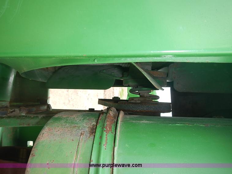 image for item I3665 1947 John Deere G tractor