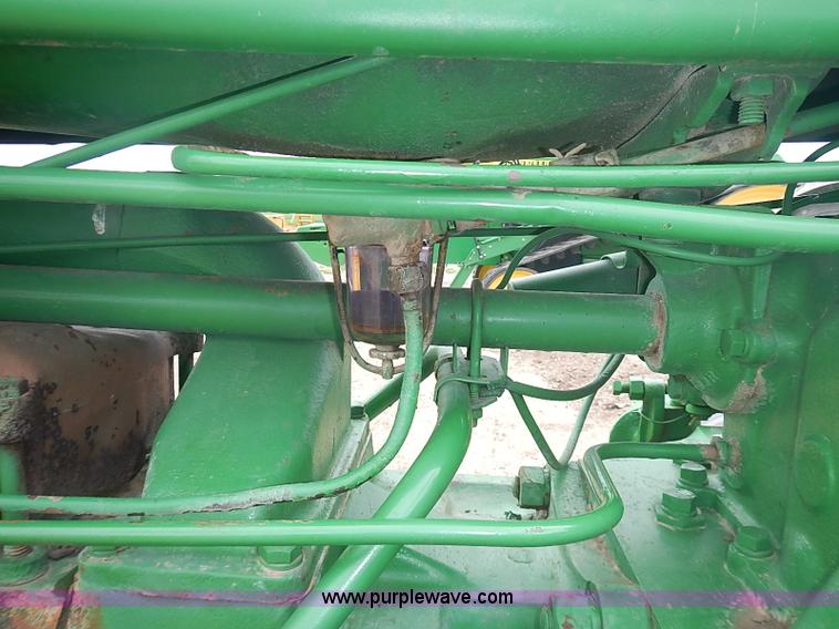 image for item I3665 1947 John Deere G tractor