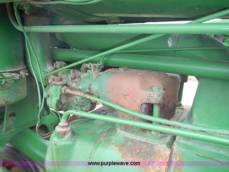 image for item I3665 1947 John Deere G tractor