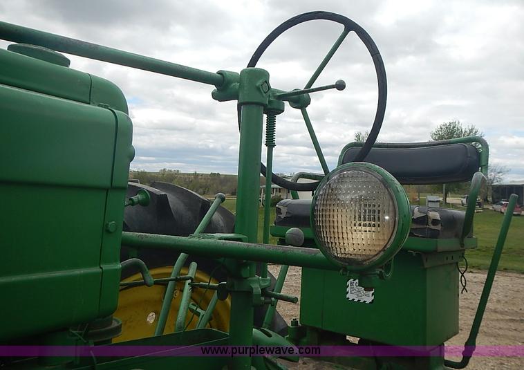 image for item I3665 1947 John Deere G tractor
