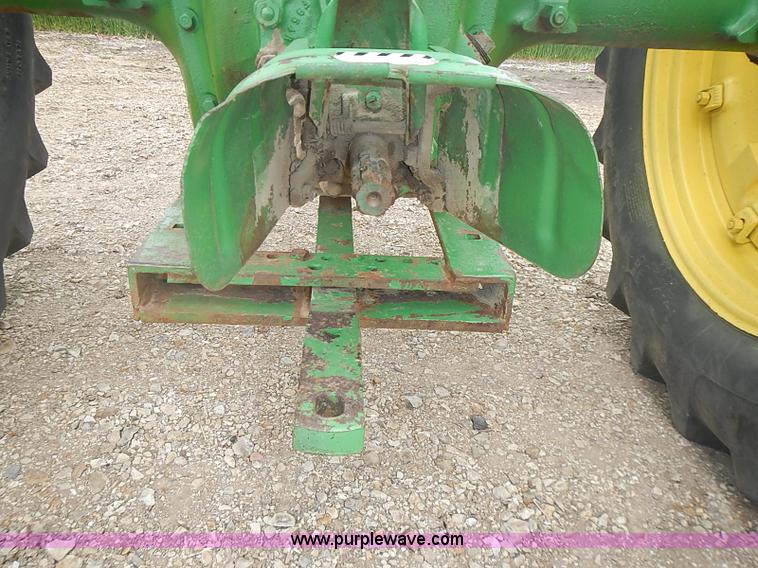 image for item I3665 1947 John Deere G tractor