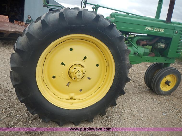 image for item I3665 1947 John Deere G tractor
