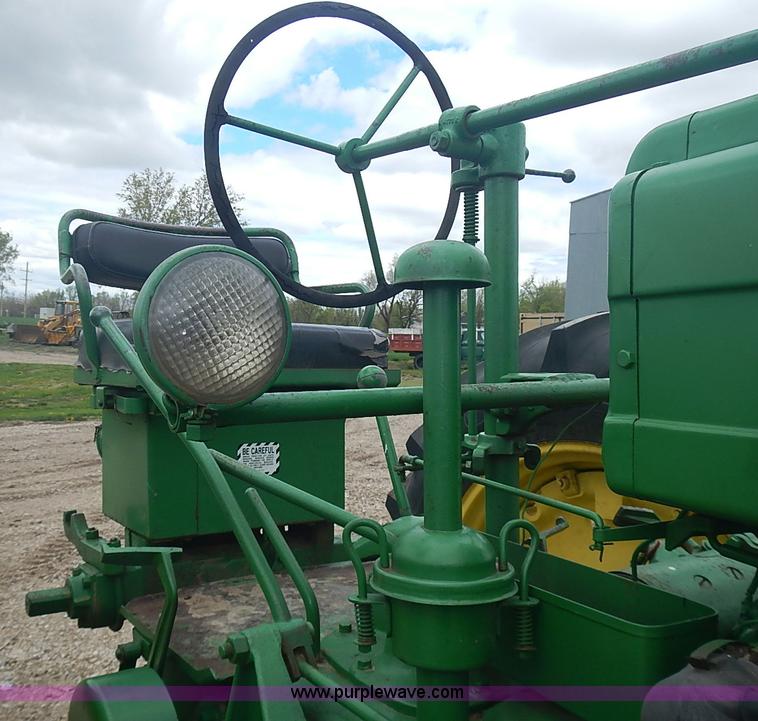 image for item I3665 1947 John Deere G tractor