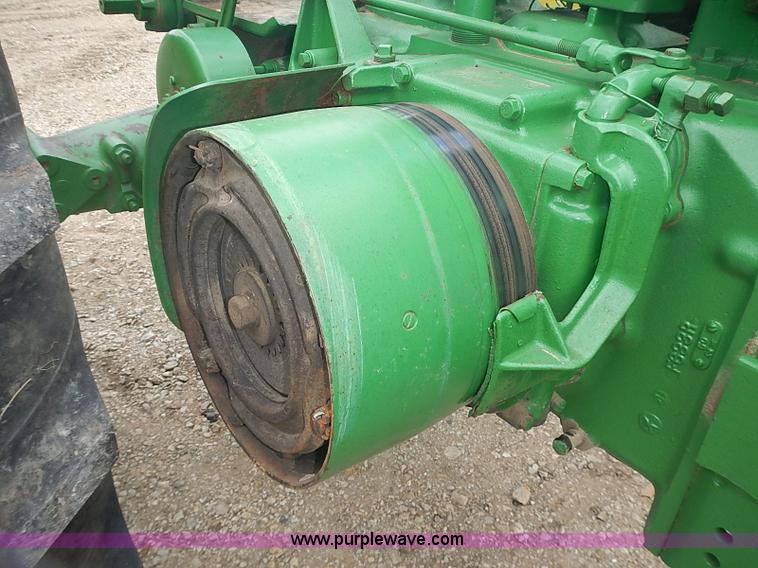 image for item I3665 1947 John Deere G tractor