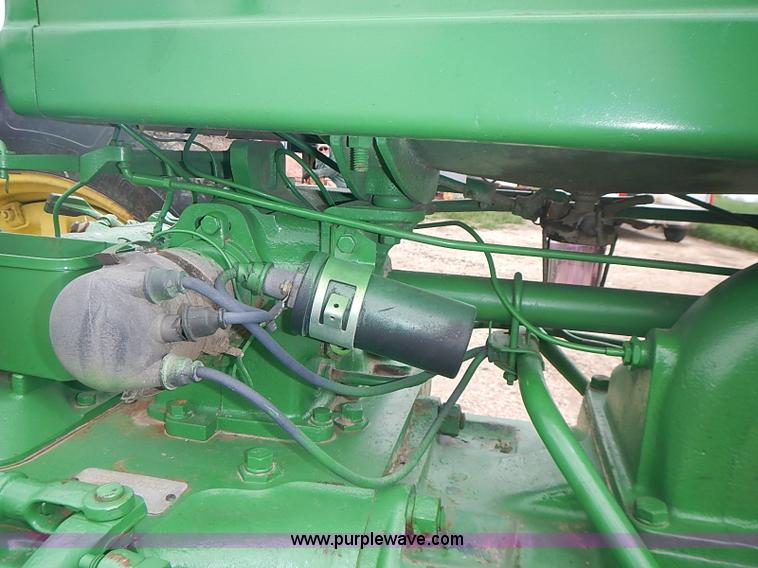 image for item I3665 1947 John Deere G tractor