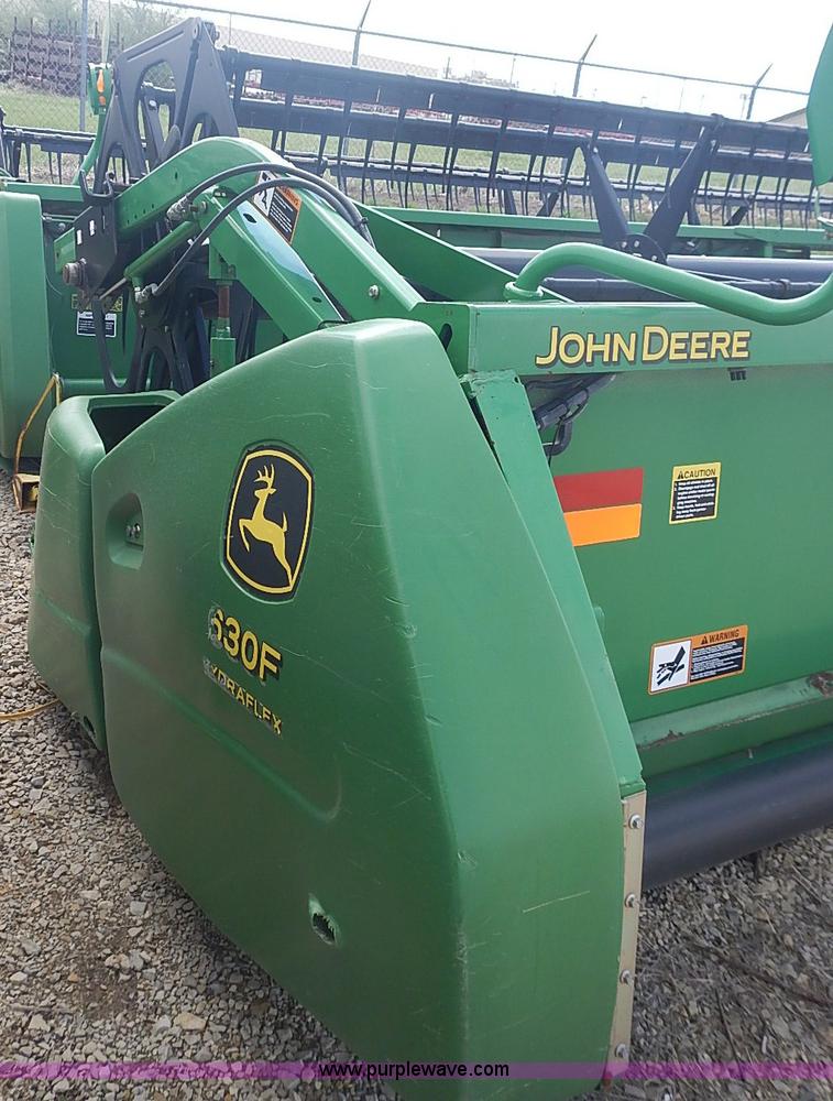 image for item I3671 2004 John Deere 630F Hydraflex platform head