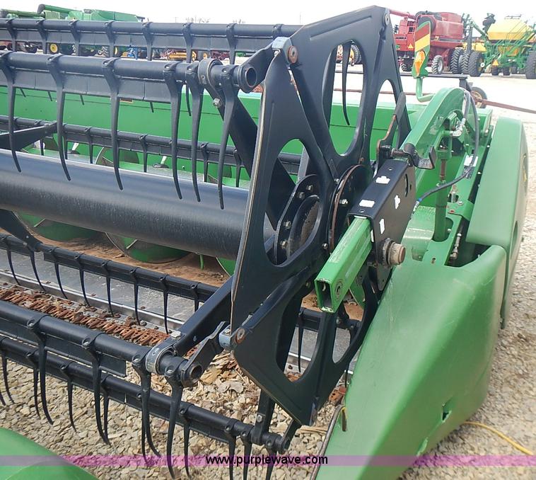 image for item I3671 2004 John Deere 630F Hydraflex platform head