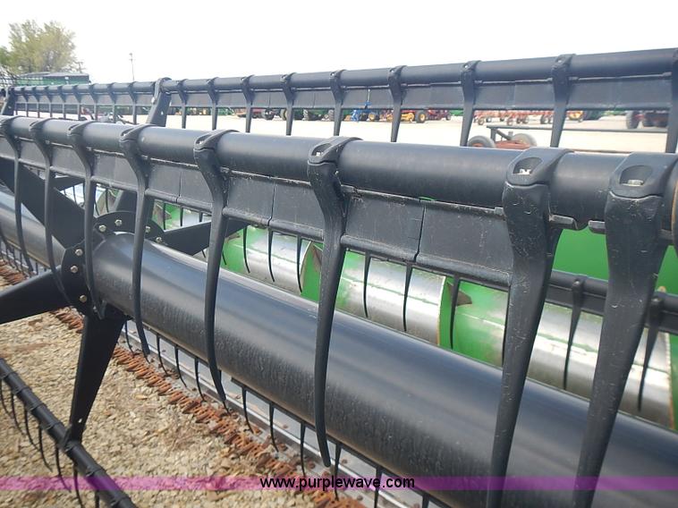 image for item I3671 2004 John Deere 630F Hydraflex platform head