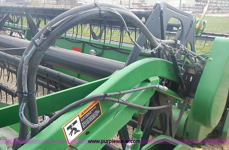 image for item I3671 2004 John Deere 630F Hydraflex platform head