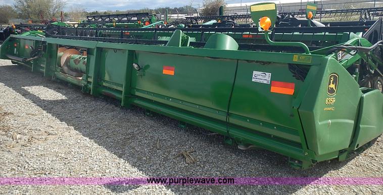 image for item I3679 2006 John Deere 635F Hydraflex platform head