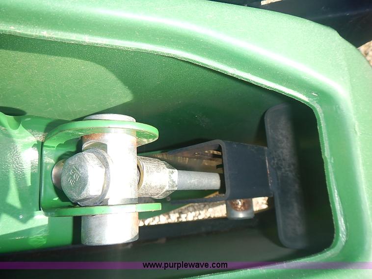 image for item I3679 2006 John Deere 635F Hydraflex platform head