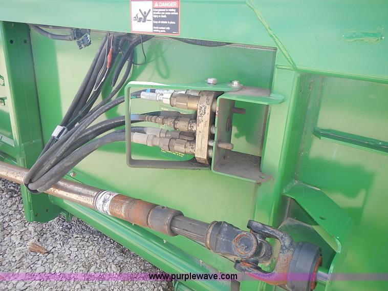 image for item I3679 2006 John Deere 635F Hydraflex platform head