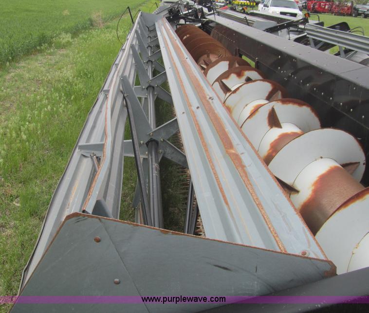 image for item I7033 2005 Gleaner 7000-30 rigid platform head