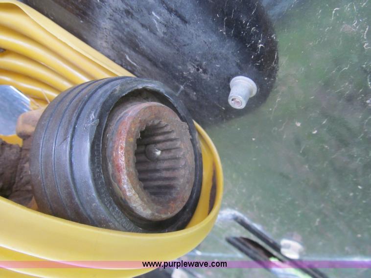 image for item I7033 2005 Gleaner 7000-30 rigid platform head