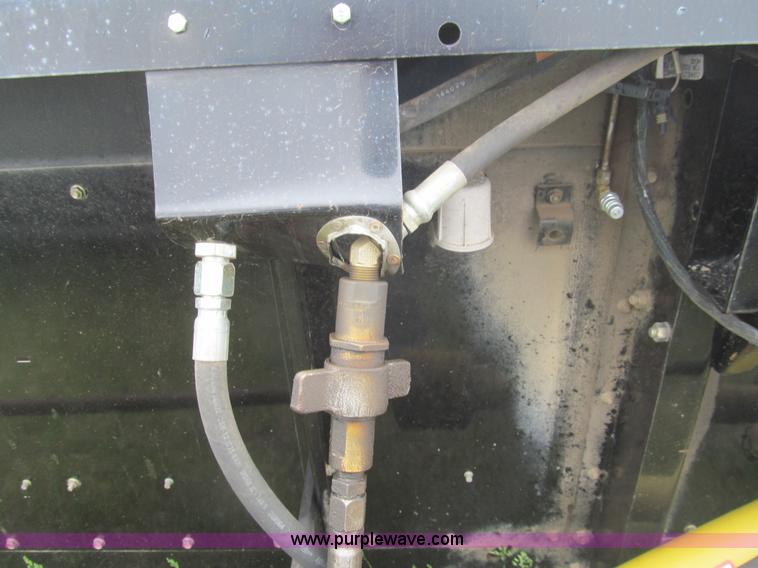 image for item I7033 2005 Gleaner 7000-30 rigid platform head