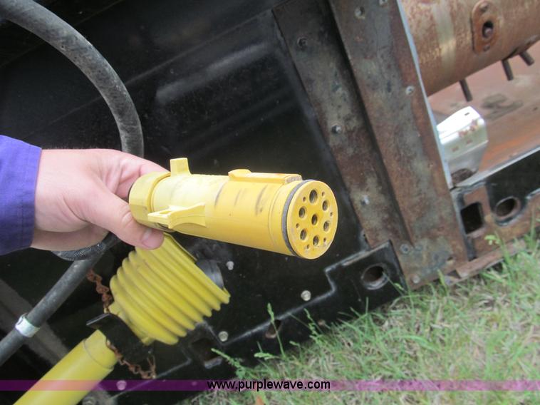 image for item I7033 2005 Gleaner 7000-30 rigid platform head